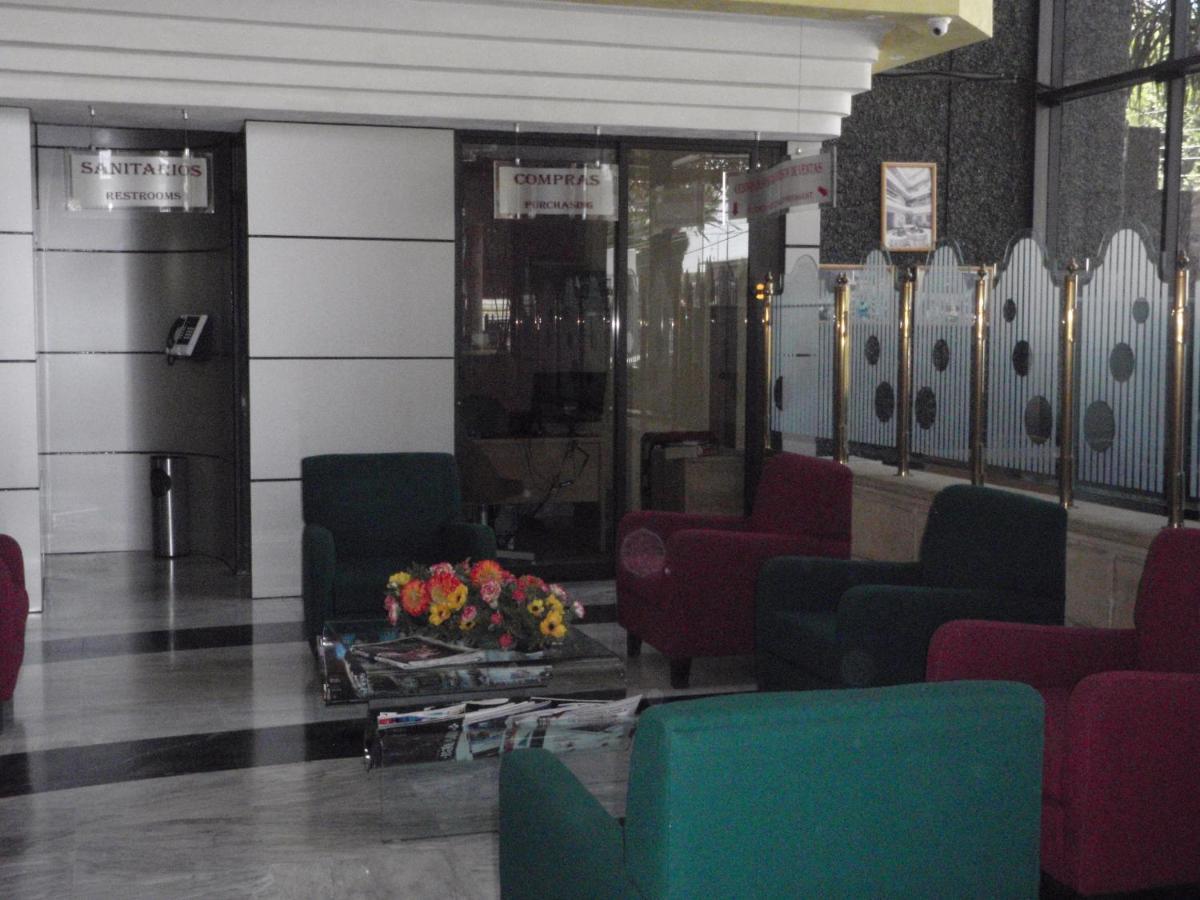Hotel Plaza Las Fuentes Cuautlancingo Exterior foto