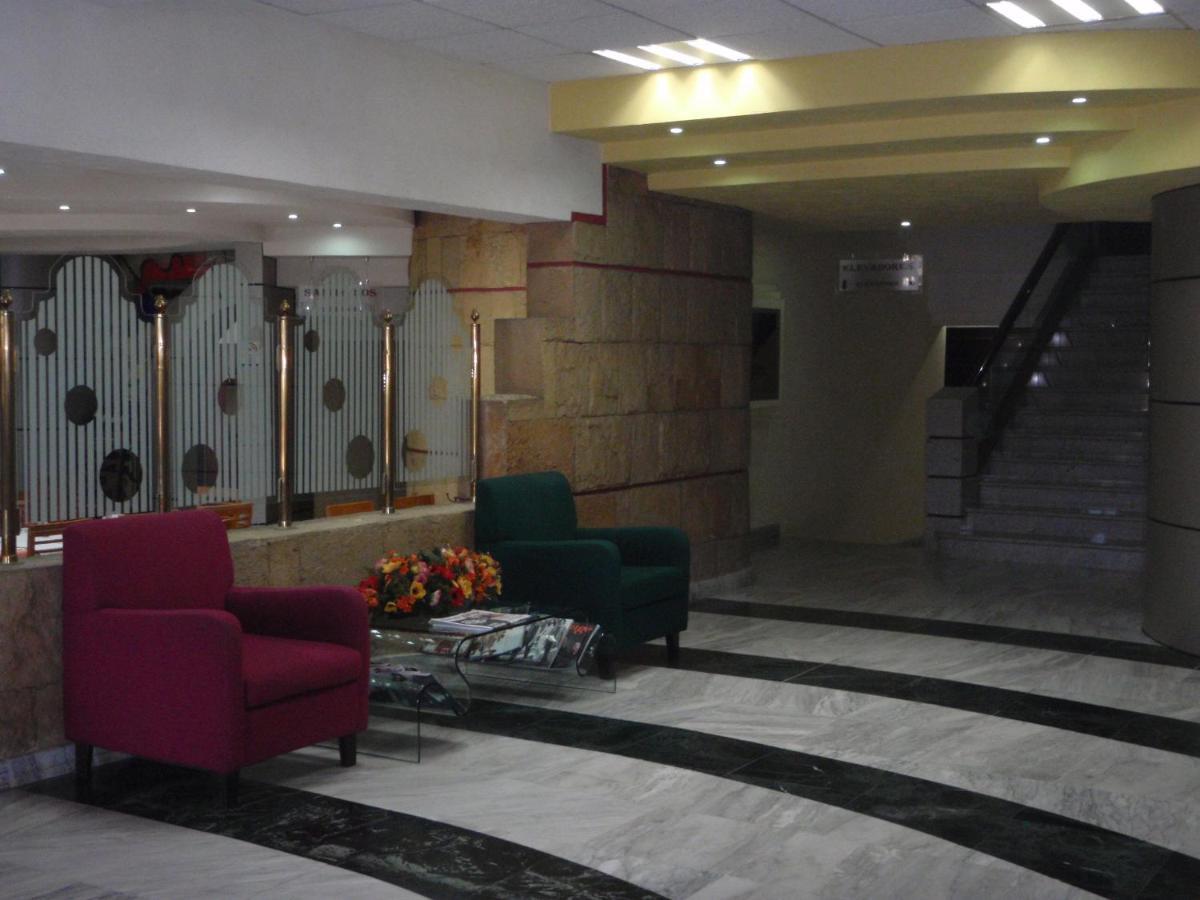 Hotel Plaza Las Fuentes Cuautlancingo Exterior foto