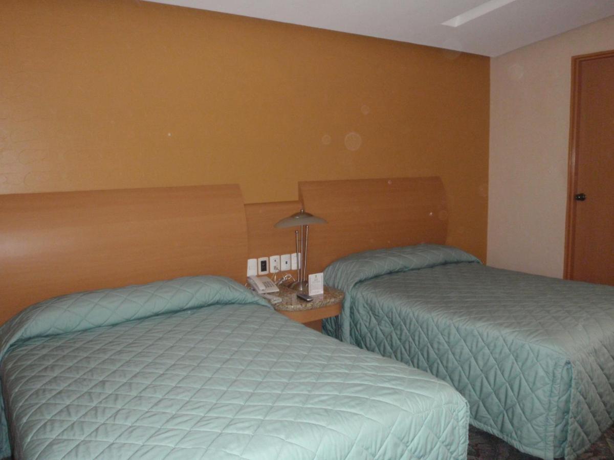 Hotel Plaza Las Fuentes Cuautlancingo Exterior foto
